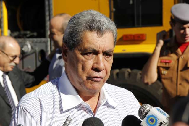 Governador critica importa&ccedil;&atilde;o de m&eacute;dicos e v&ecirc; &quot;erro&quot; em programa