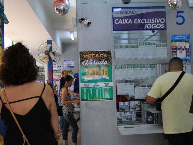 Mega-Sena acumula de novo e pode pagar at&eacute; R$ 45 milh&otilde;es no s&aacute;bado 