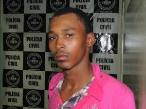 Pol&iacute;cia prende "Neguim do Ol&eacute;o" com pasta base de coca&iacute;na 