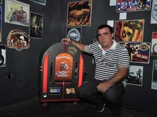 Jukebox criada por Roberto (Foto: João Garrigó)