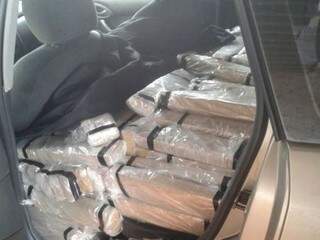 Jovem &eacute; preso com carro carregado com 439 kg de maconha na MS-164