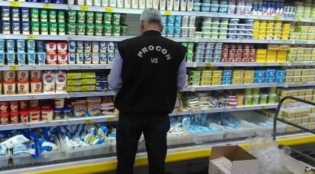 Mercado &eacute; multado pela segunda vez por venda de produtos vencidos