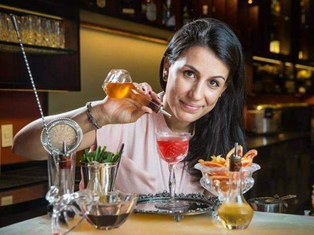 Eleita melhor bartender da Am&eacute;rica Latina ensina drinks em Campo Grande