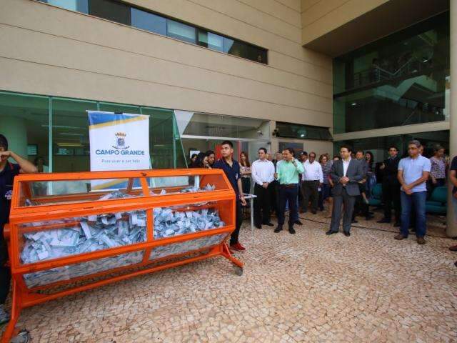Prefeitura sorteia carro zero km e outros 20 pr&ecirc;mios para contribuintes em dia
