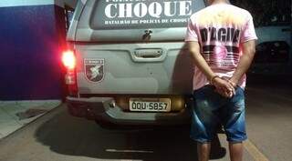 Roubo e tráfico fazem parte do &#039;currículo&#039; de jovem que se escondia entre galhos (Foto: Divulgação/PM)