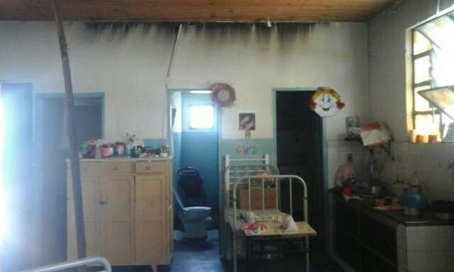 Creche pega fogo e inc&ecirc;ndio atinge dormit&oacute;rio de crian&ccedil;as