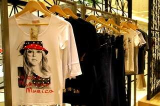 Loja tem t-shirts incríveis por R$ 89,90 e calças jeans de diferentes cortes e lavagens, a partir de R$ 189,90.