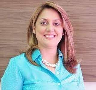 Andreia Olarte confirma que prefeito também adotará corte em seu salário