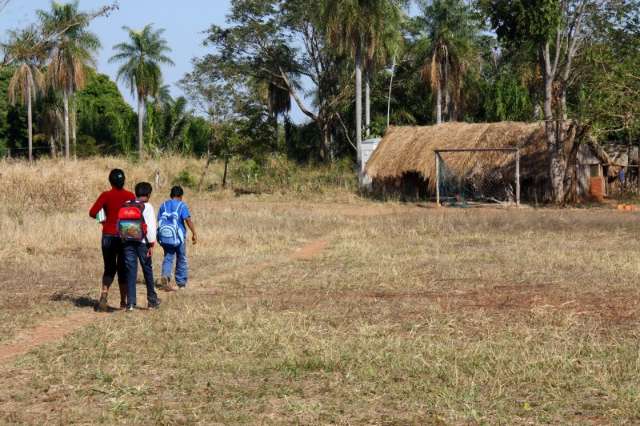 &Iacute;ndios guat&oacute; est&atilde;o h&aacute; mais de 50 dias sem &aacute;gua tratada em Corumb&aacute;