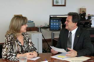 Moka e a ministra Gleisi Hoffmann discutiram erosão do Nova Lima na quinta-feira.