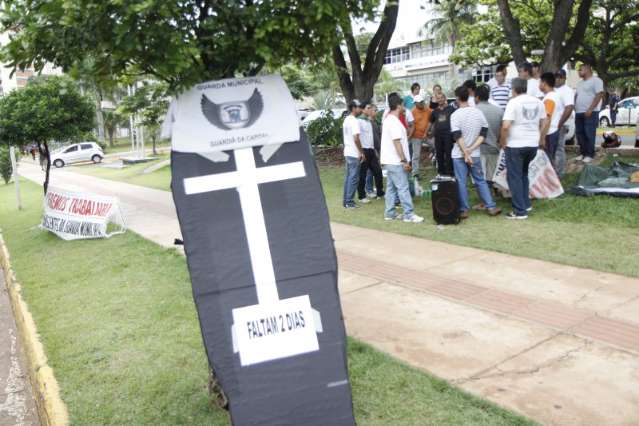 A um dia do prazo, Prefeitura faz acordo e aprovados desistem de protesto