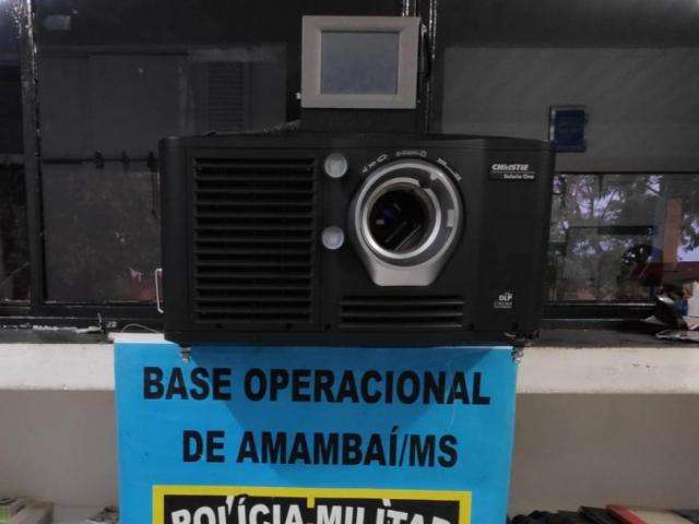 Pol&iacute;cia apreende na fronteira projetor de cinema avaliado em R$ 100 mil