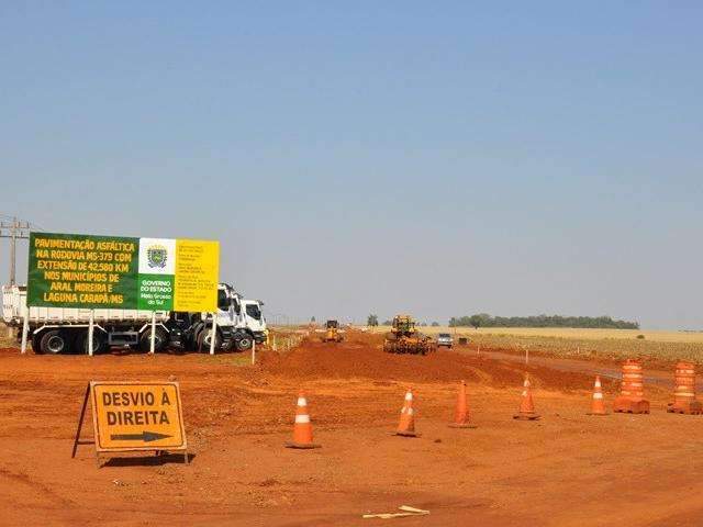 Governo d&aacute; largada a pavimenta&ccedil;&atilde;o de nova rota para escoar safra