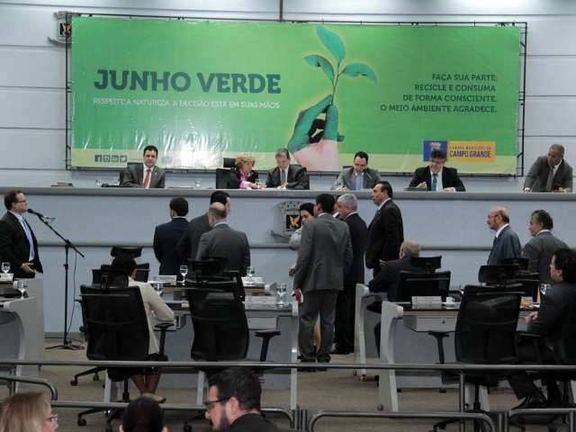 Vereadores aprovam programa com desconto de at&eacute; 90% para quitar d&iacute;vida