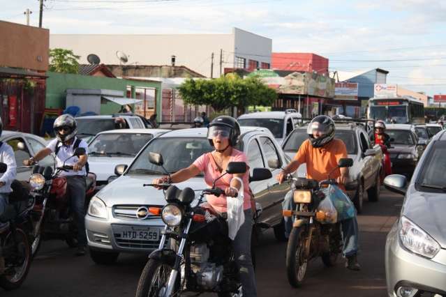 Al&eacute;m do Centro, caos no tr&acirc;nsito vira rotina nos bairros de Campo Grande