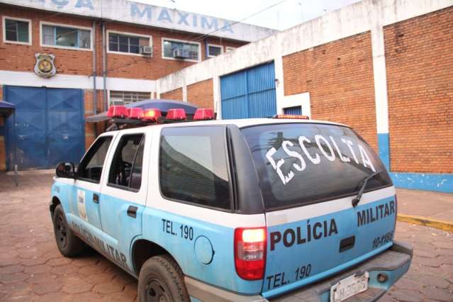 Presos iniciam motim ao recusarem pente-fino em celas da M&aacute;xima 
