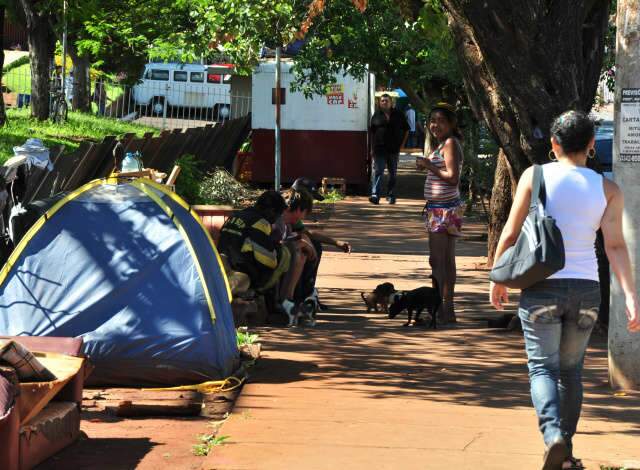  Moradores de rua s&atilde;o detidos ap&oacute;s tentar invadir pr&eacute;dio da Santa Casa