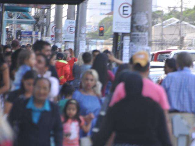 Maioria pretende gastar at&eacute; R$ 100 e inten&ccedil;&atilde;o de compra aumenta 2,7%