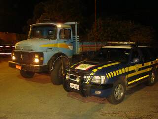 Veículo tinha registro de furto em Goiânia. (Foto: Divulgação/PRF)