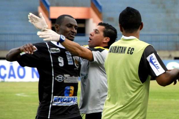 Ubiratan goleia Sete de Dourados por 5 a 0 no Dourad&atilde;o
