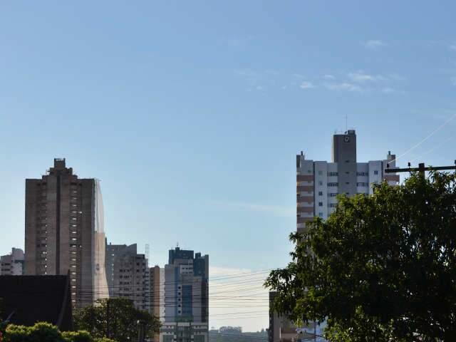  Quarta-feira amanheceu com c&eacute;u claro na Capital; previs&atilde;o de chuva para o Sul