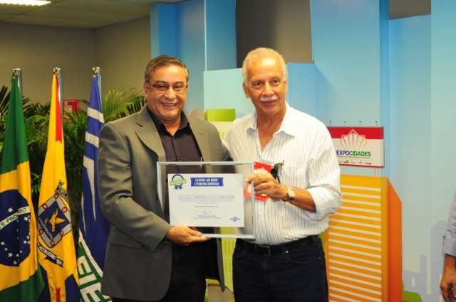 Munic&iacute;pios que cumprem a Lei das Pequenas Empresas s&atilde;o homenageados