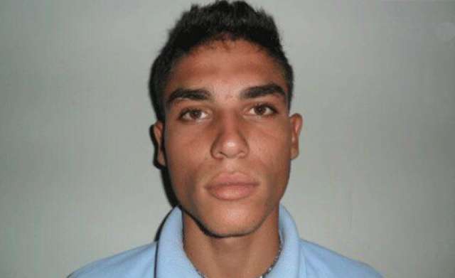 Tr&ecirc;s acusados de assassinato em tribunal do crime na cadeia s&atilde;o condenados 
