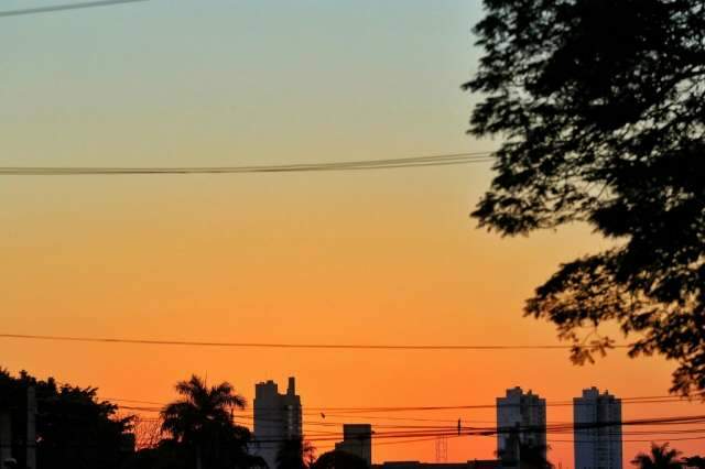 Semana come&ccedil;a com previs&atilde;o de muito calor e baixa umidade do ar