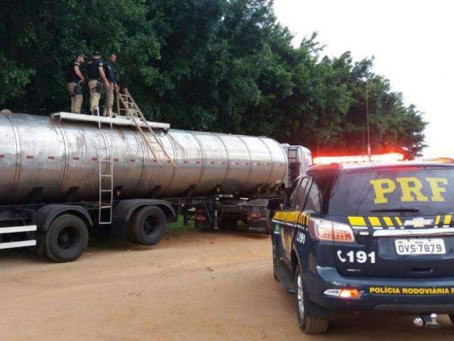 Condutor de caminh&atilde;o-tanque &eacute; preso levando maconha para Goi&aacute;s  