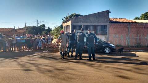 Dois são executados e motorista de Uber é baleado no Jardim Carioca