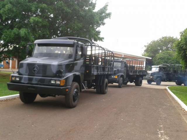 Ex&eacute;rcito doa ao Choque tr&ecirc;s caminh&otilde;es para transporte de tropa