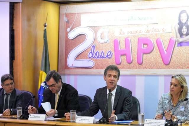 Com  50,26% da meta atingida, Sa&uacute;de quer levar &agrave;s escolas vacina contra HPV