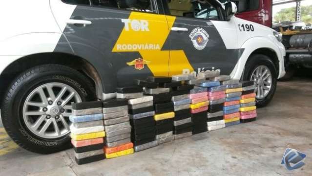 Mulher presa com coca&iacute;na avaliada em R$ 3 mi &eacute; policial de MS, confirma PRF