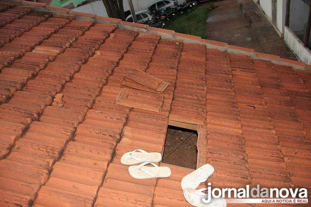 Quatro Presos Fogem Pelo Telhado De Cadeia Em Nova Andradina Interior