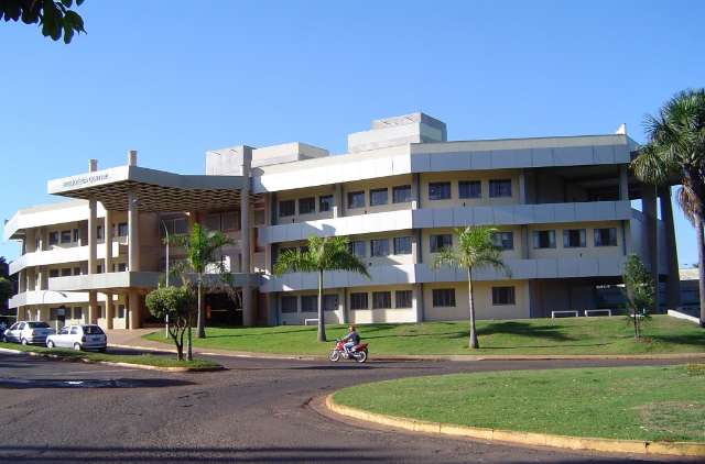 Universit&aacute;ria denuncia homem que mostrou p&ecirc;nis dentro de biblioteca