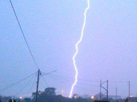 No 4&ordm; caso do ano, raio atinge jovem que usava celular e computador