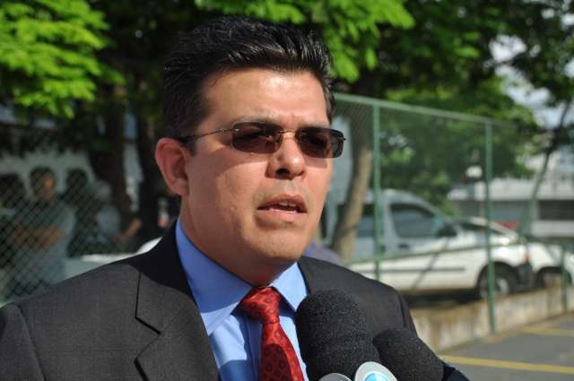 Professores se re&uacute;nem com prefeito e n&atilde;o aceitam escalonamento
