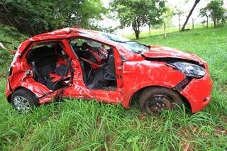 Vítima era passageiro do veículo (Foto: Moisés Eustáquio/Impacto On-line)