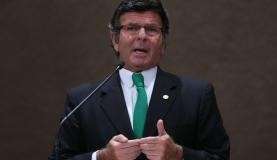 Pais biol&oacute;gicos e afetivos t&ecirc;m as mesmas obriga&ccedil;&otilde;es com filhos, diz STF