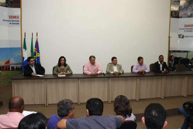 Vereadores esperam proposta para evitar greve nas escolas na segunda