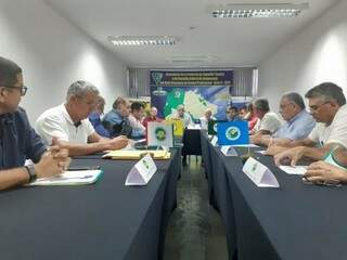Dirigentes se reuniram nesta tarde em hotel de Campo Grande (Foto: Thiago Lopes)