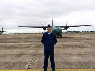 Maurício realizou o sonho de entrar para a Força Aérea Brasileira. (Foto: divulgação/Facebook)