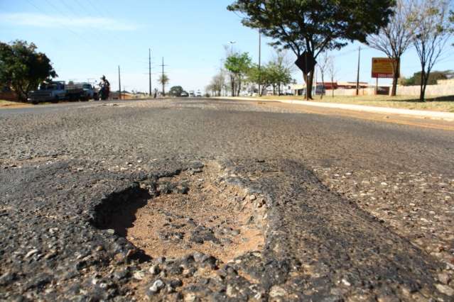 De avenida a ciclovia, remendos de via p&uacute;blica incomodam os moradores