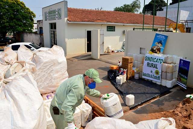 Coleta itinerante recebe 500 embalagens de defensivos agr&iacute;colas para reciclagem