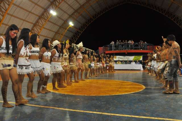 No Dia do &Iacute;ndio, reserva mais populosa do pa&iacute;s tem recrea&ccedil;&atilde;o para crian&ccedil;as