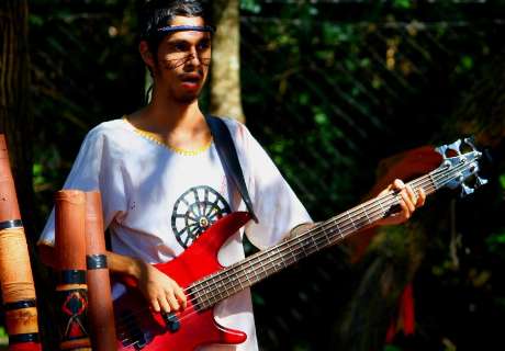 A partir do estudo das canções, projeto de extensão cria musical indígena