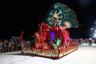 Carro alegórico da Vila Carvalho, com show de interpretação durante desfile. (Foto: Marcos Ermínio)