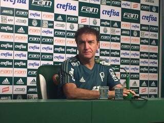 O técnico Cuca tenta montar o melhor Palmeiras do momento para encarar o Atlético Mineiro neste sábado em Belo Horizonte (Foto: Palmeiras/Divulgação)