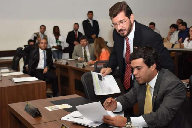 Na &uacute;ltima sess&atilde;o da semana, falta qu&oacute;rum para vota&ccedil;&atilde;o na Assembleia