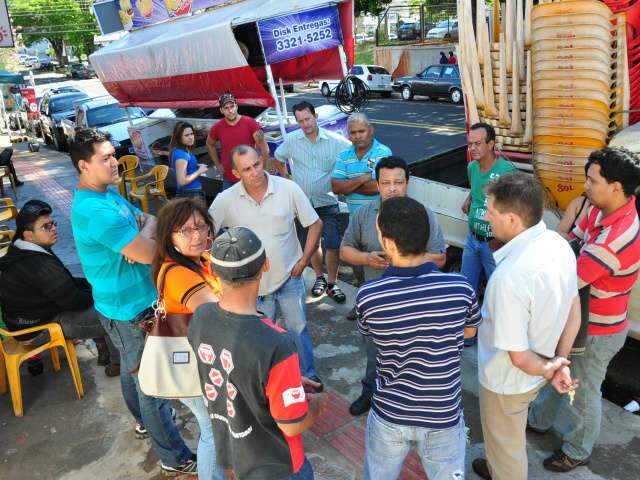  Dogueiros protestam e garantem melhorias para pr&eacute;dio da rodovi&aacute;ria